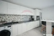 Clădire multifuncțională de vânzare – Strada Mește... 