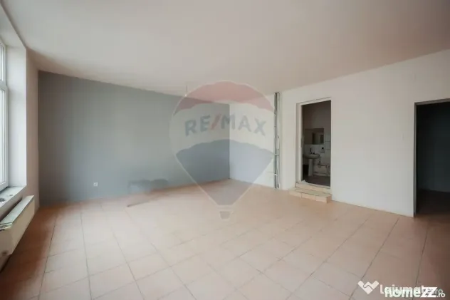 Clădire multifuncțională de vânzare – Strada Mește...