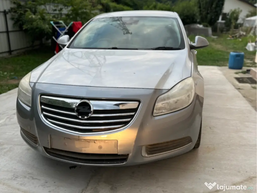 Opel insignia pentru dezmembrat