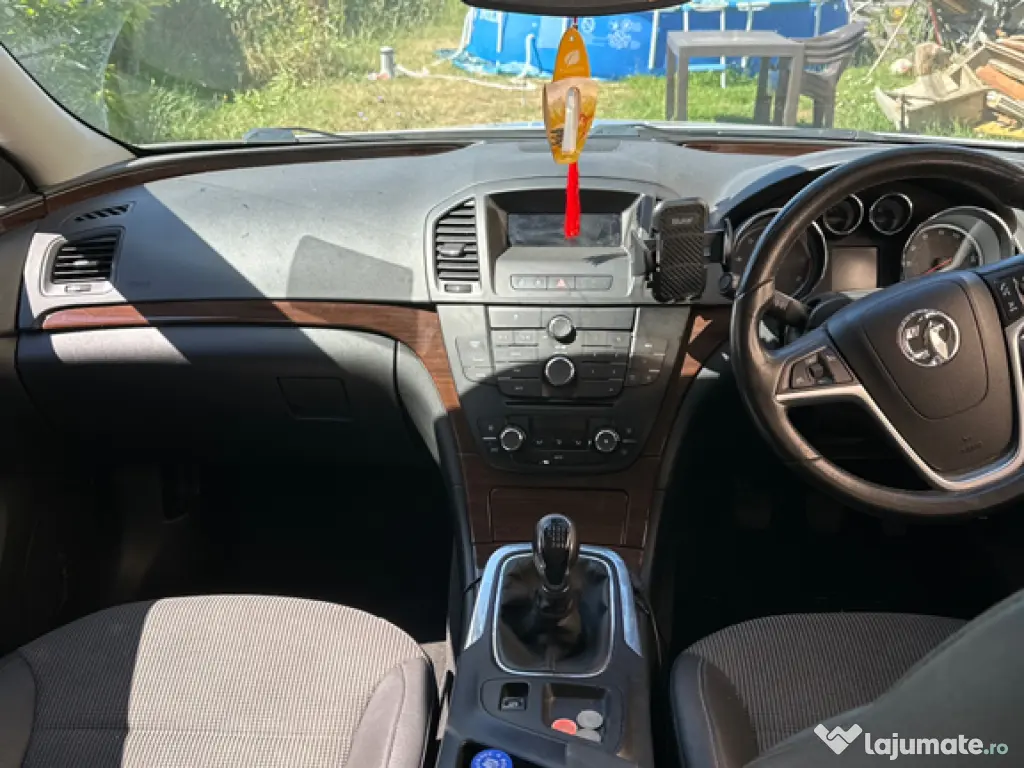 Opel insignia pentru dezmembrat