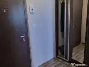 Garsoniera decomandata zona Far. 