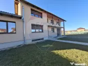 Casă de vanzare