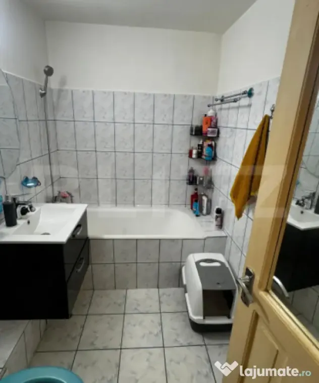 Apartament 4 camere decomandate, 86 mp, zona Soarelui