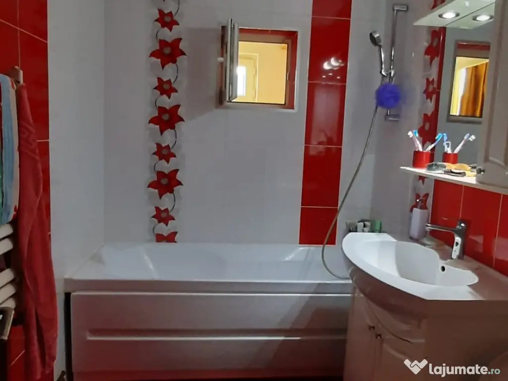 Apartament de vânzare – 2 camere, Obcini, zonă bloc Ire