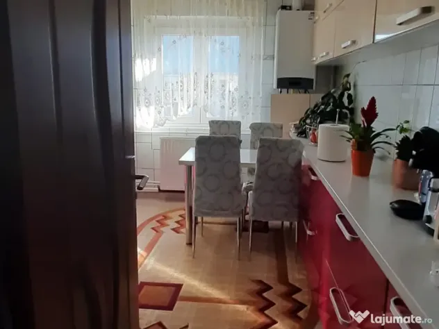 Apartament de vânzare – 2 camere, Obcini, zonă bloc Ire