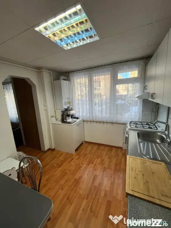 Apartament 3 camere, 55 mp utili, zona Bogdan Voda