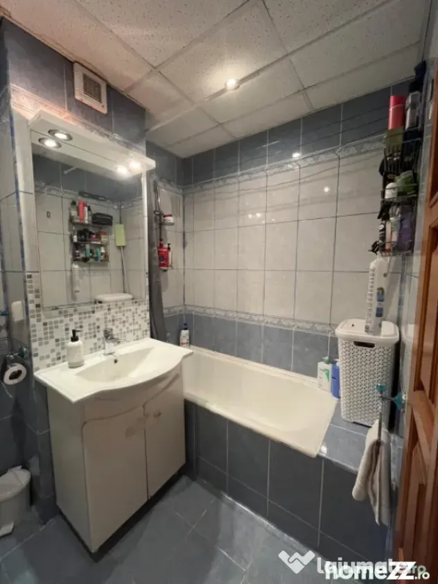 Apartament 3 camere, 55 mp utili, zona Bogdan Voda