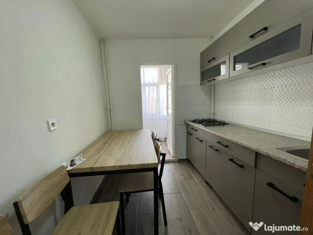 Apartament de vanzare, 2 camere, decomandat, zona Canta - Pr