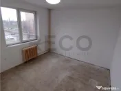 RECO apartament cu 3 camere decomandat cu lift 