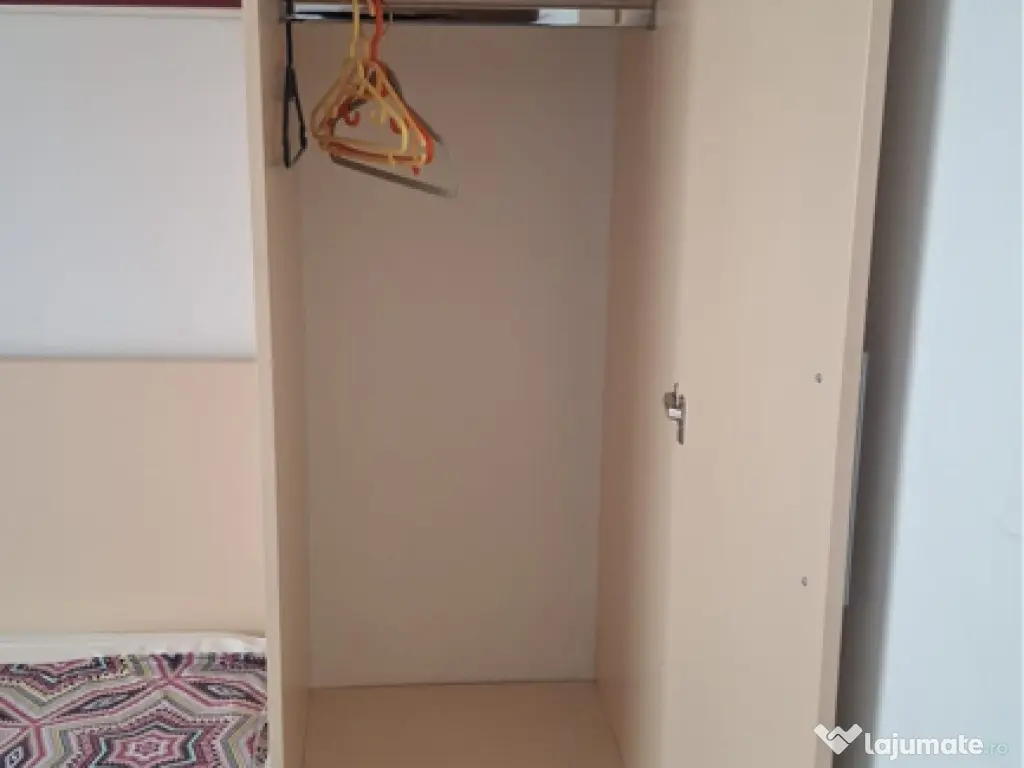 Set de mobilier dormitor in stare buna