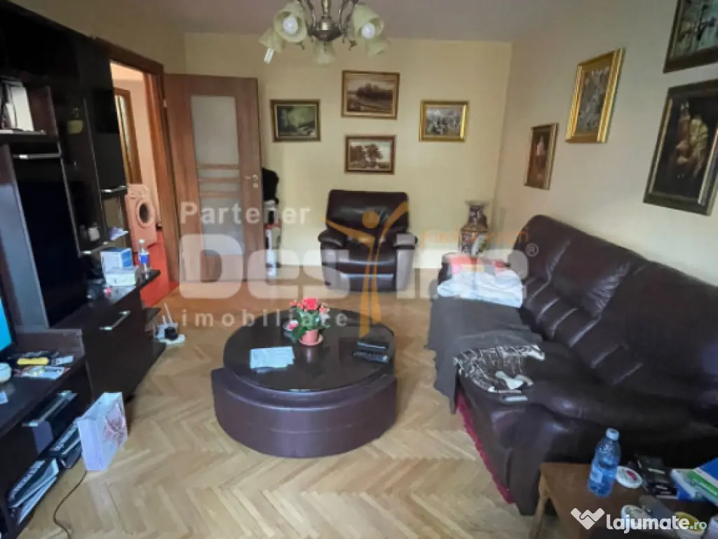 Apartament 3 camere decomandat ,Valea Ialomiței
