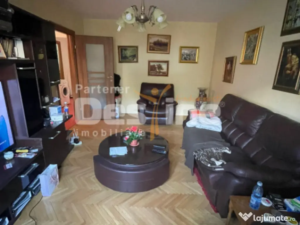 Apartament 3 camere decomandat ,Valea Ialomiței