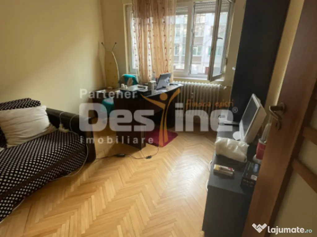 Apartament 3 camere decomandat ,Valea Ialomiței