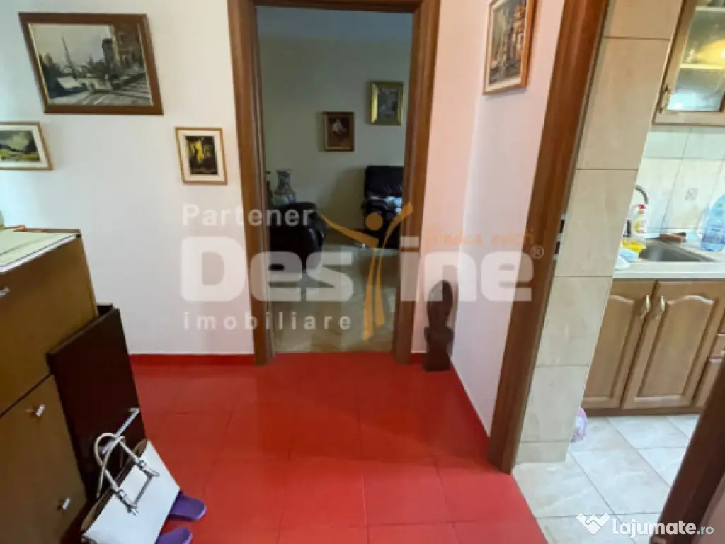 Apartament 3 camere decomandat ,Valea Ialomiței