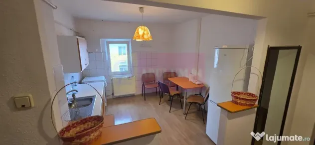 Apartamanet 2 camere de vanzare in Campina
