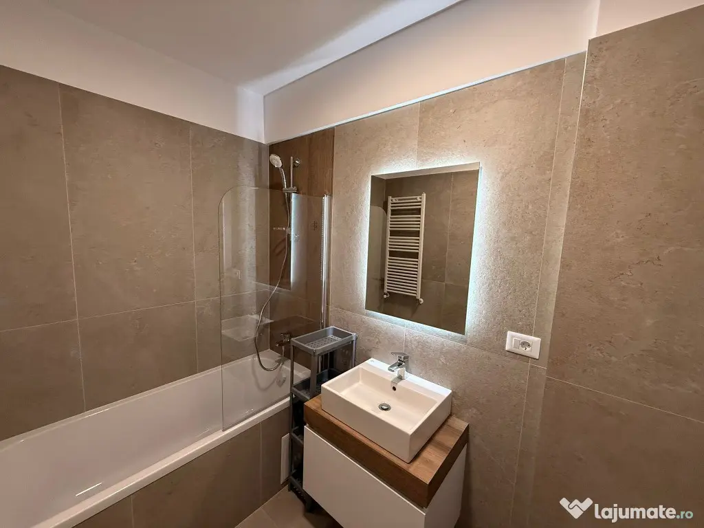 Apartament 2 camere,decomandat,bloc nou - Zona Tractorul