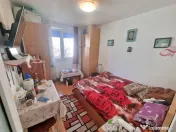 Piata CET - garsoniera transformata in 2 camere 