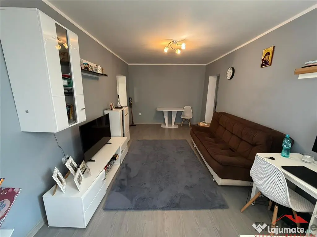 Apartament 2 camere, parter, str Barsei , renovat complet
