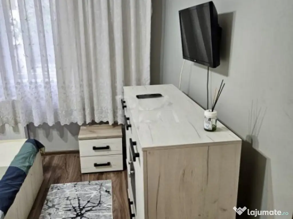 2 camere decomandat la etajul 1 in triunghiul Aviatiei