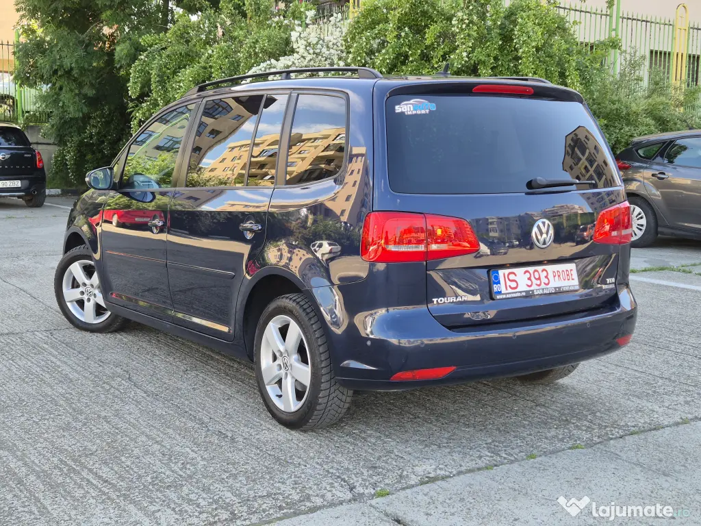 VW Touran 2011 1.6 TDI 105 CP euro 5 / RATE fara avans