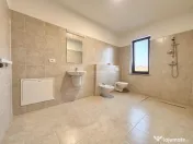 Vila eleganta cu potential - teren generos si locatie exce 