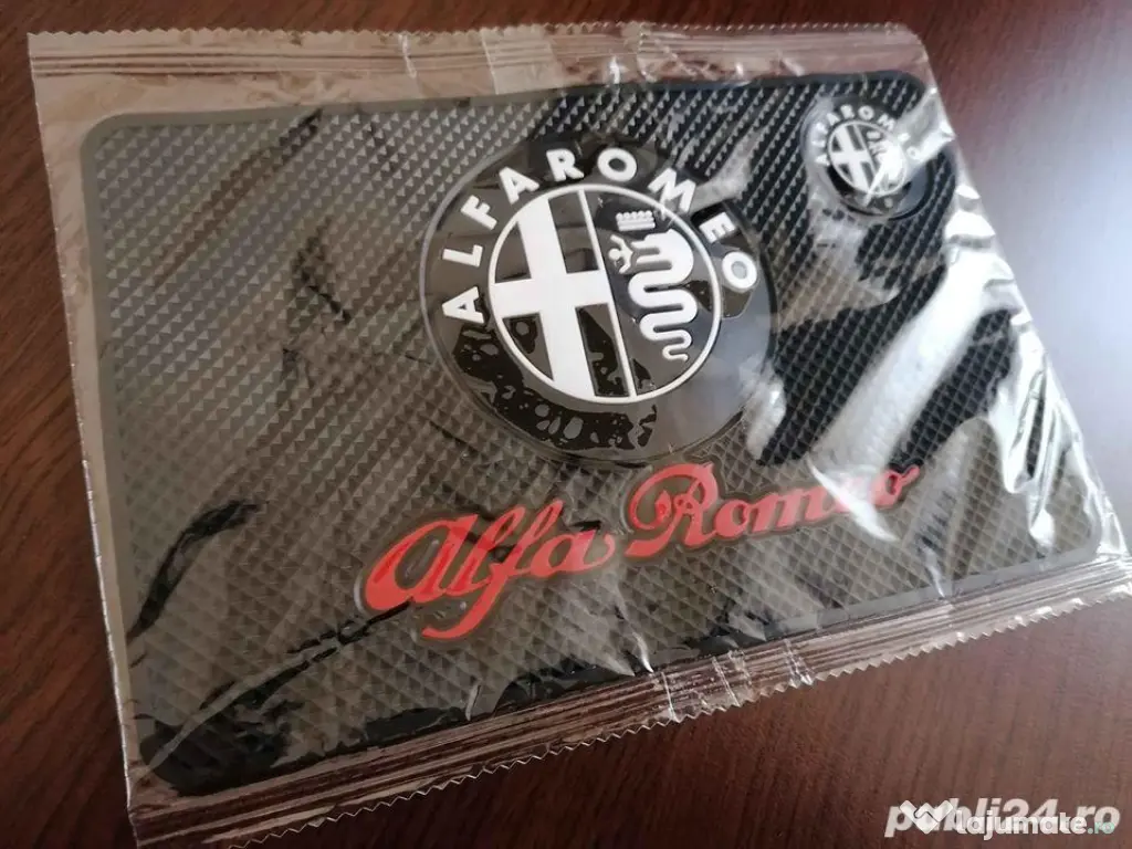 Suport bord auto anti-alunecare Alfa Romeo dimensiuni 20x13 cm