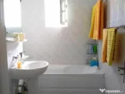 Capitol, de inchiriat 2 camere, decomandat, mobilat, gaze 