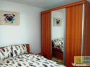 Capitol, de inchiriat 2 camere, decomandat, mobilat, gaze 