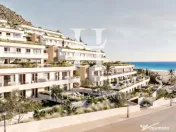 Apartament pe malul mării, situat într-un complex de golf cu piscine, restaurant 
