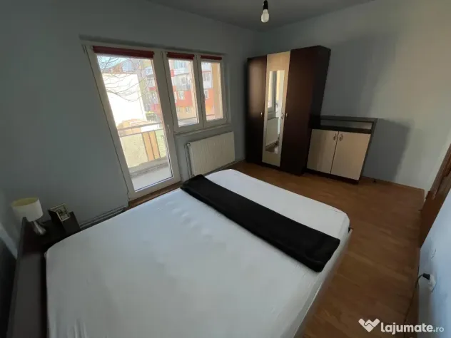 Apartament 4 camere, decomandat, et.1, 2 balcoane, central