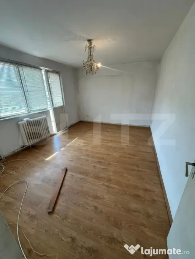 Apartament 3 camere, decomandat, 62 mp, etaj 3, balcon, Mă
