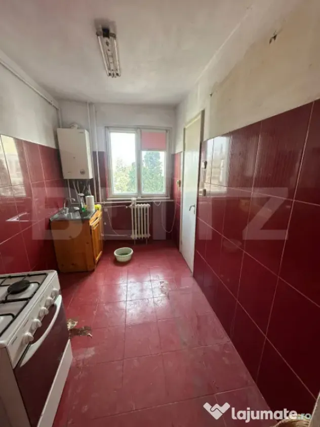 Apartament 3 camere, decomandat, 62 mp, etaj 3, balcon, Mă