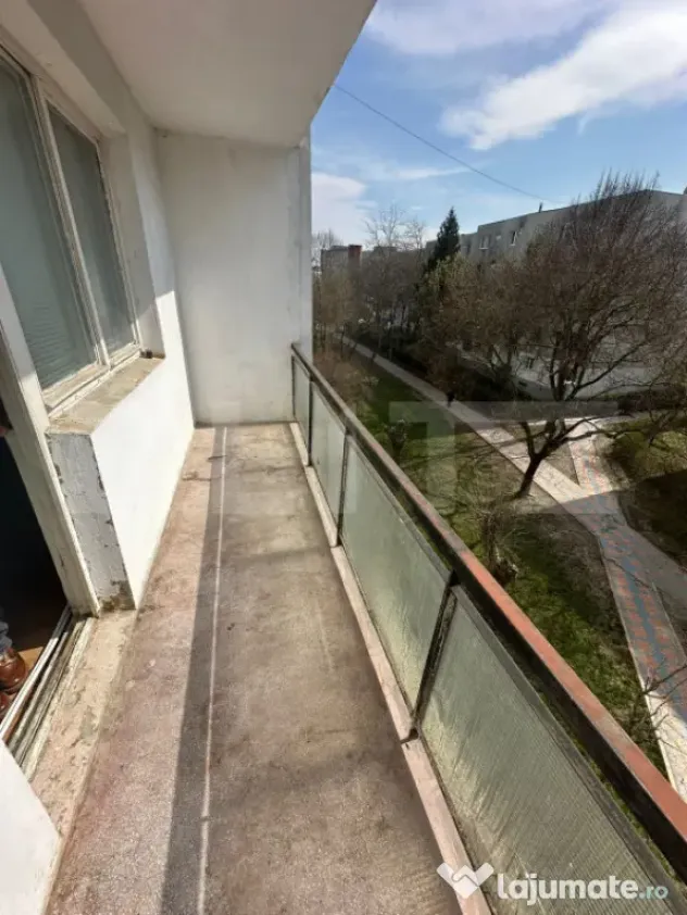 Apartament 3 camere, decomandat, 62 mp, etaj 3, balcon, Mă