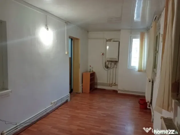 Apartament 2 camere, Calarasi 4, parter cu balcon 15,3 mp.