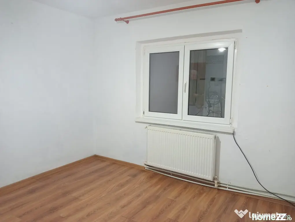 Apartament 2 camere, Calarasi 4, parter cu balcon 15,3 mp.