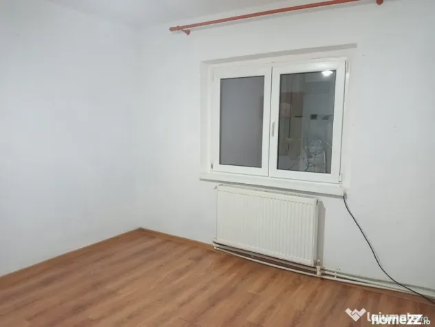 Apartament 2 camere, Calarasi 4, parter cu balcon 15,3 mp.