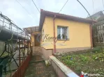 Casa solida cu gradina generoasa si pozitie retrasa