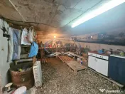 Casa solida cu teren drept si pozitie retrasa 