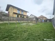 Casa solida cu teren drept si pozitie retrasa 