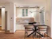 Apartament modern 3 camere, prima închiriere, loc parcar... 