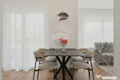 Apartament modern 3 camere, prima închiriere, loc parcar... 