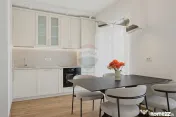 Apartament modern 3 camere, prima închiriere, loc parcar... 