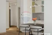 Apartament modern 3 camere, prima închiriere, loc parcar... 