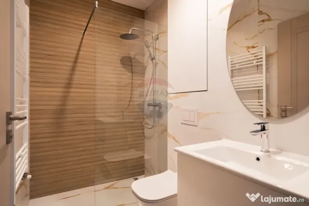 Apartament modern 3 camere, prima închiriere, loc parcar...