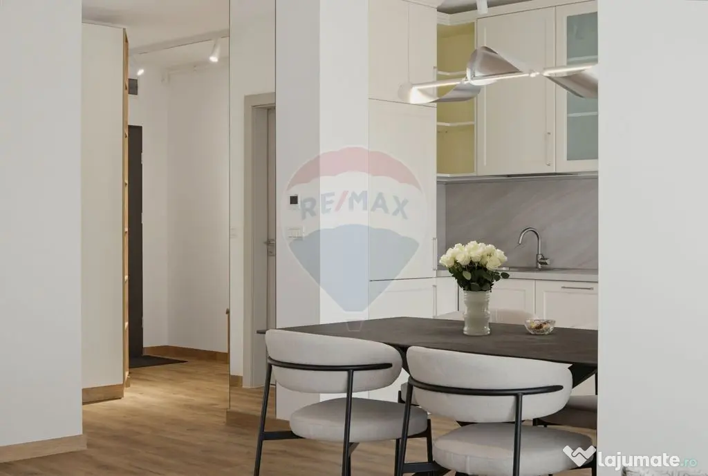 Apartament modern 3 camere, prima închiriere, loc parcar...