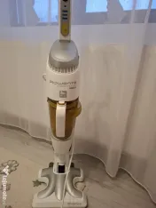 Aspirator vertical Rowenta Clean & Steam cu aburi 