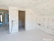 Casa P+M si 1400 mp teren,langa parau si padure, com.Piatra Soimului 