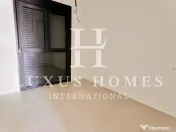 Apartament cu vedere la lac, terasă, piscină, situat într-o stațiune de golf 