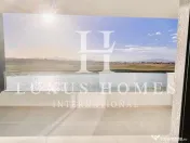 Apartament cu vedere la lac, terasă, piscină, situat într-o stațiune de golf 