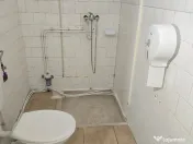 Inchiriez spatiu comercial in Deva, Miorita, parter, vitrina 13 metri 